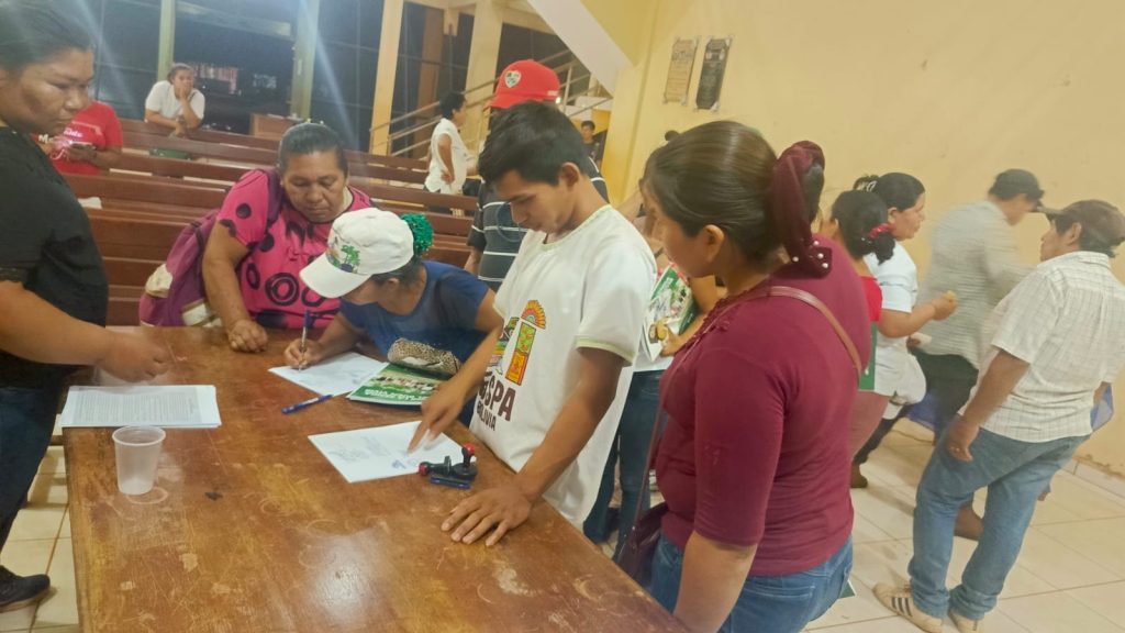 Organizaciones Comerciales Firman las Actas de Compromiso del Encuentro Articulando Actores Clave Para Fortalecer el Ejercicio de Derechos de las Mujeres, Niñas, Niños y Jóvenes, IPDRS_Amazonía, 2024.