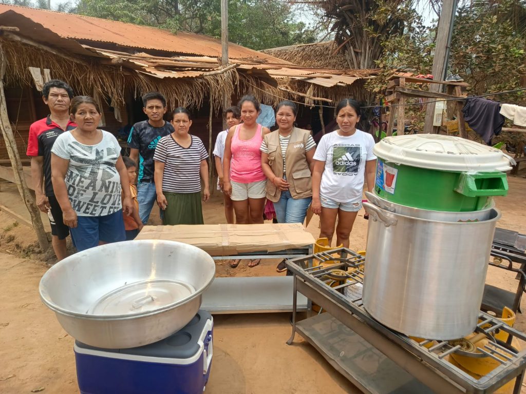 Asociación Económica de Mujeres, de la Comunidad Anexo el Carmen en el municipio de San Lorenzo, reciben equipamiento para la producción y venta de pulpa de Asaí, IPDRS_Amazonía, 2024