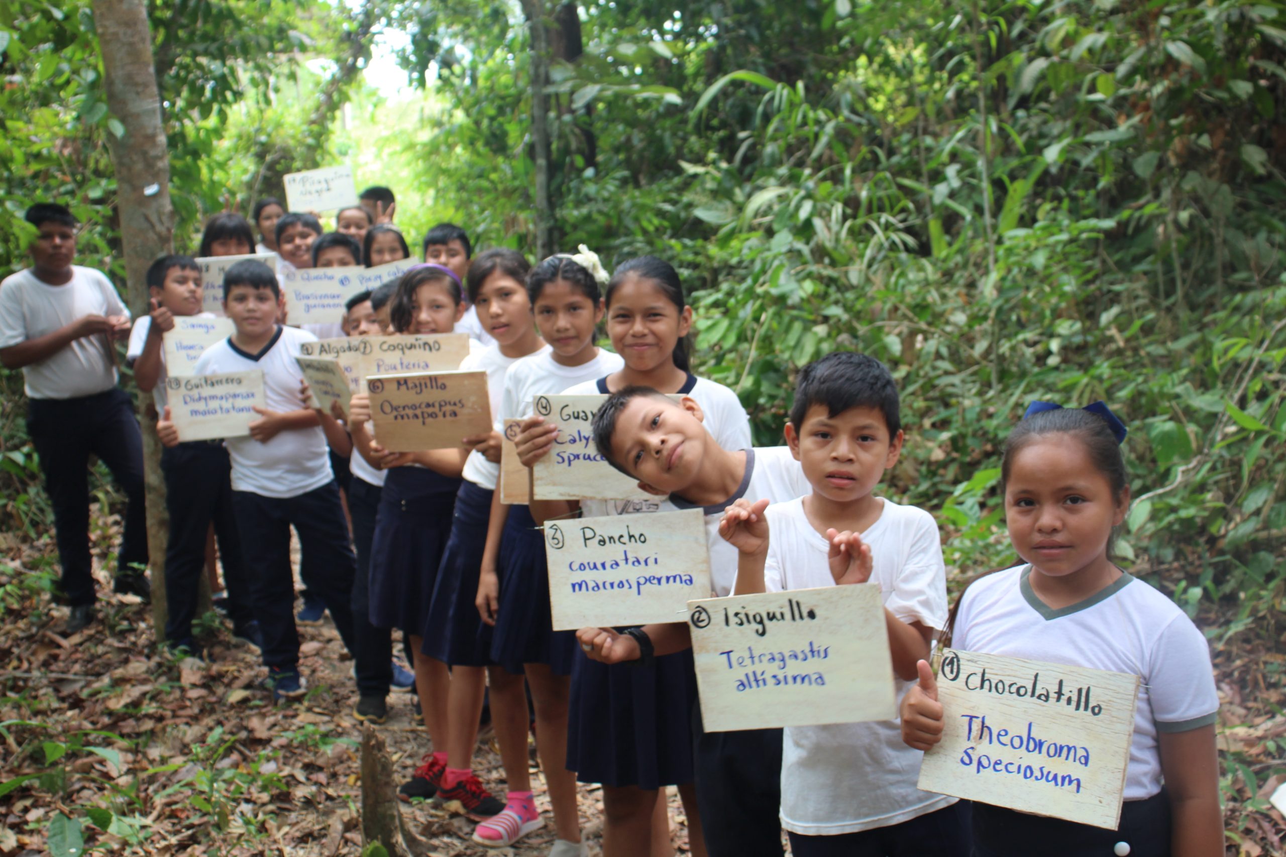 Estudiantes de la Unidad Educativa Blanca Flor, municipio de San Lorenzo del departamento de Pando, IPDRS_Amazonía