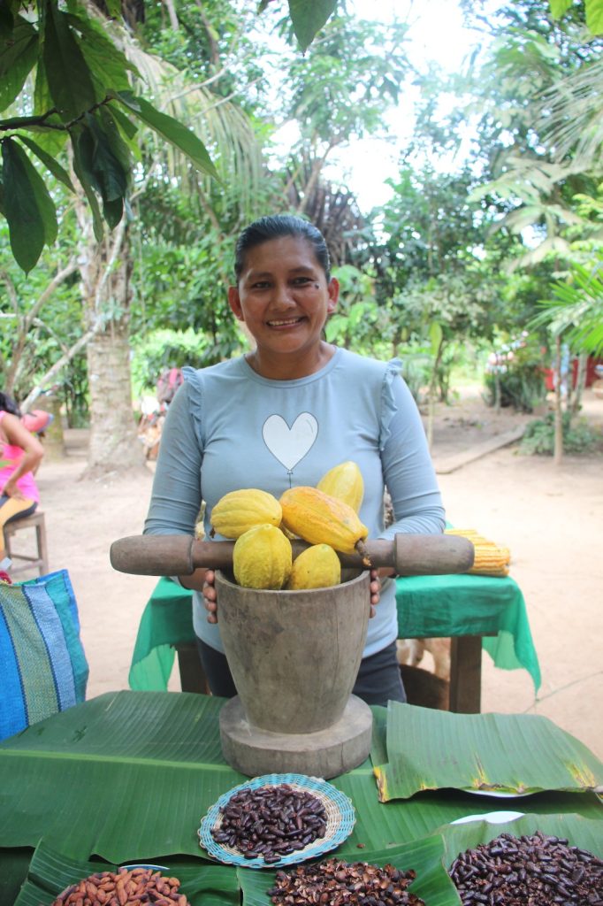 Productora de cacao en sistema agroforestal, municipio de Gonzalo Moreno departamento de Pando, IPDRS_Amazonía