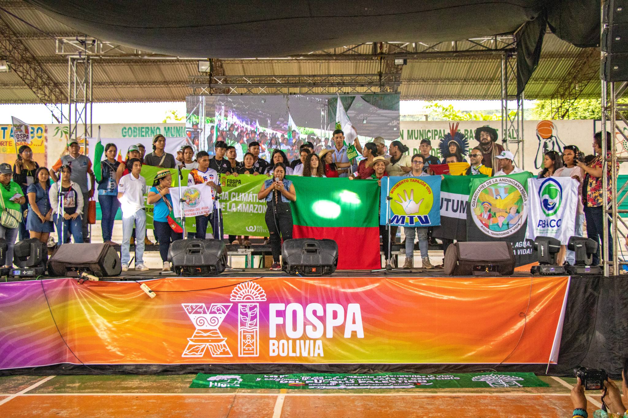 Jóvenes en clausura XI FOSPA