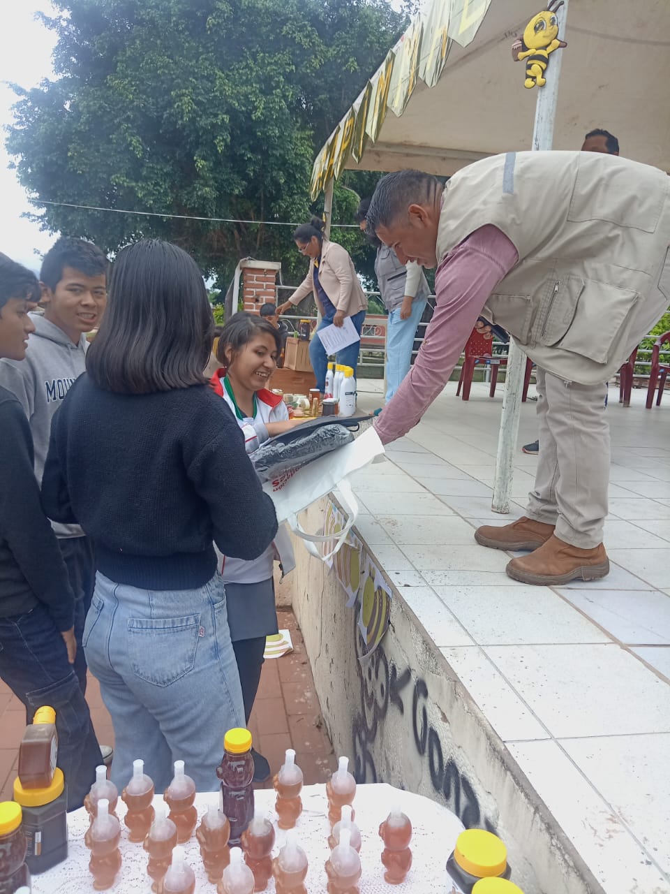 DIA MUNDIAL DE LAS ABEJAS