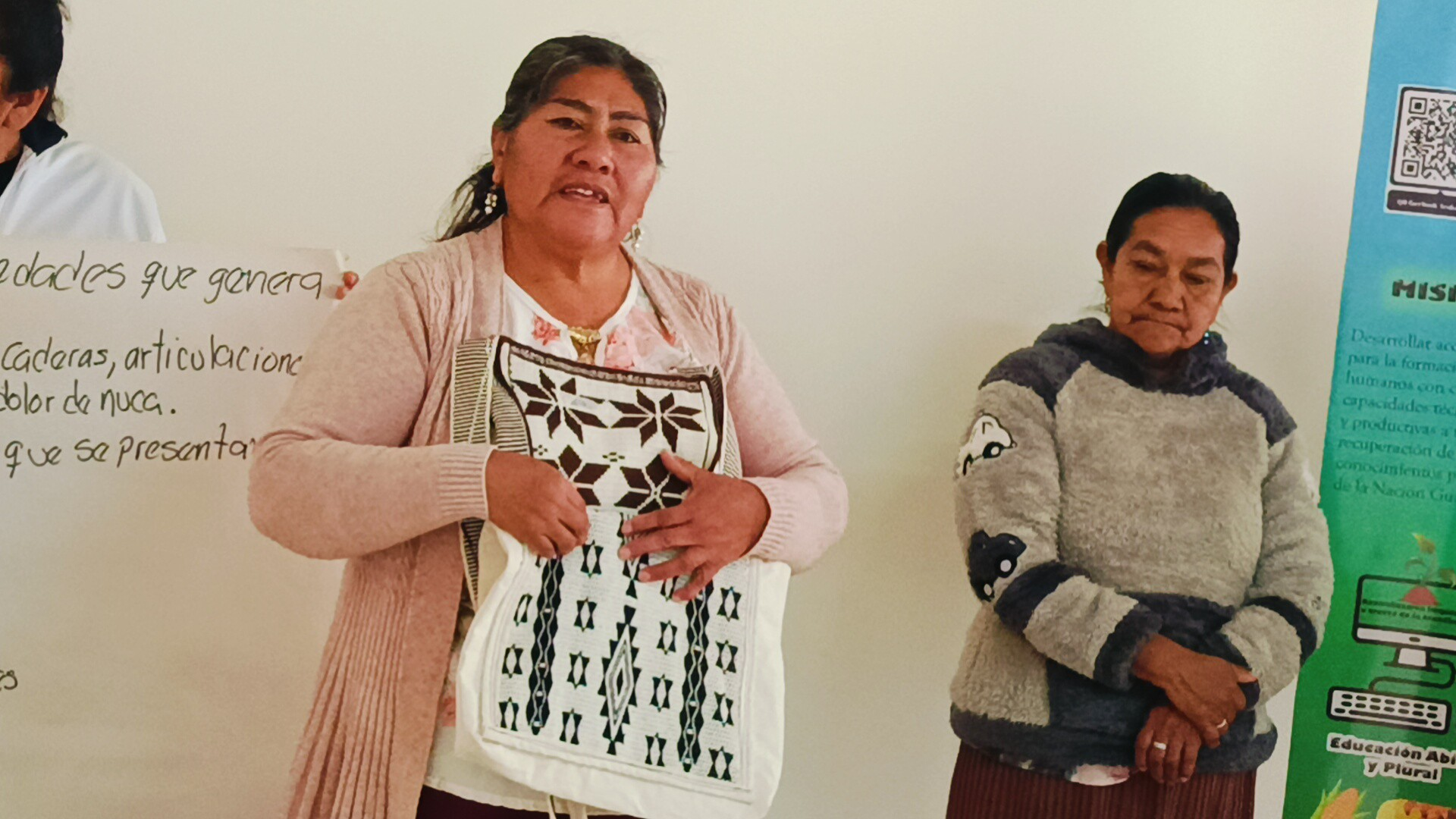 Tejedoras guaraníes  buscan insertar la ocupación “artesana en textil guaraní” en el Sistema Plurinacional de Certificación de Competencias