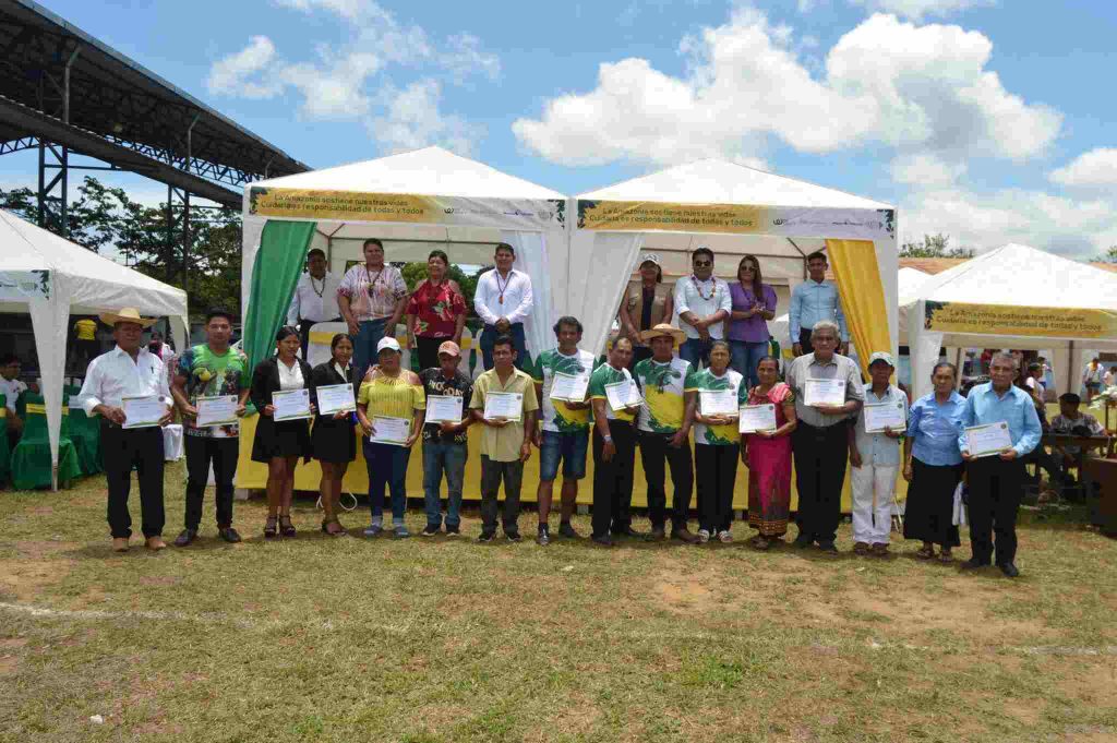 Entrega de riconocimiento a los fundadores y pionieros de la ciudad